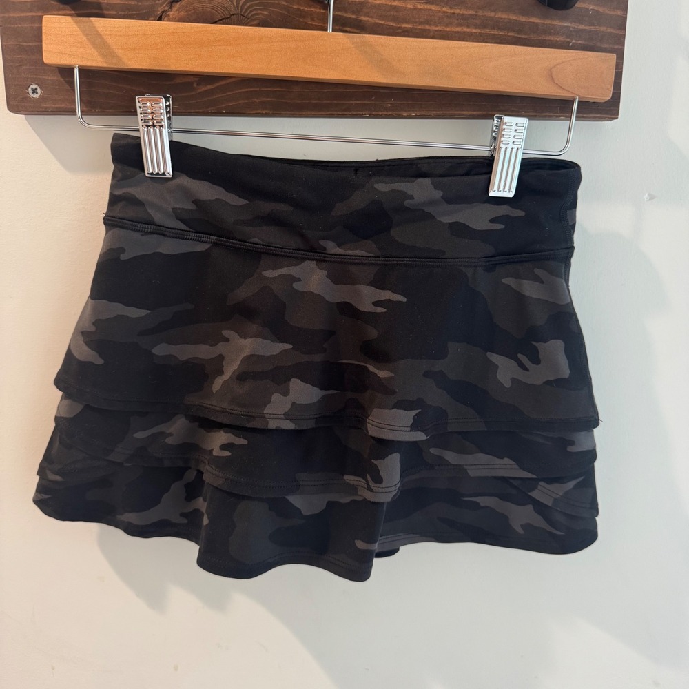Athleta Girl Camo Ruffle Skort Black Charcoal Kids Size 7